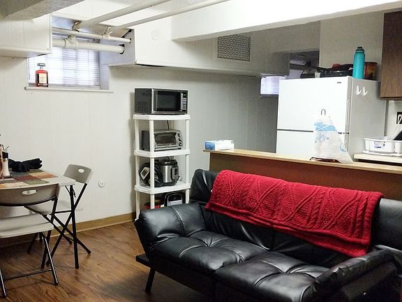 2nd image of 4825 Centre Ave #4825-B2