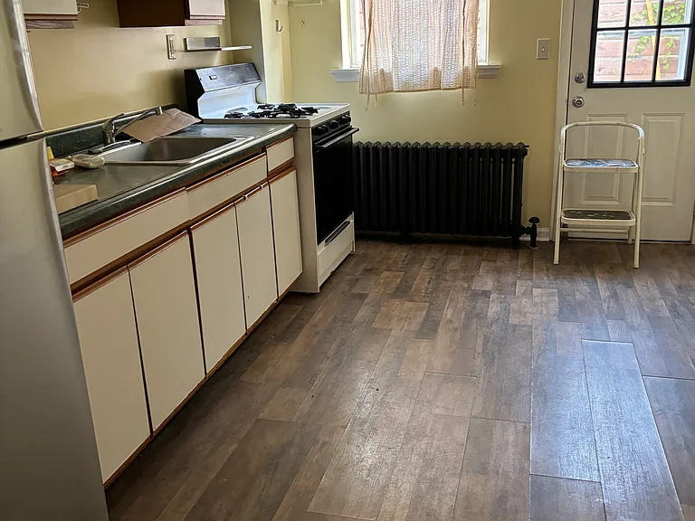 922 Greenwich St — Photo 7
