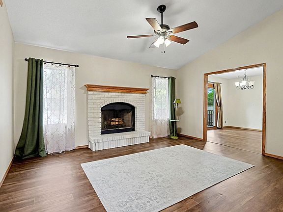 5th image of 2351 N Crestline Ct