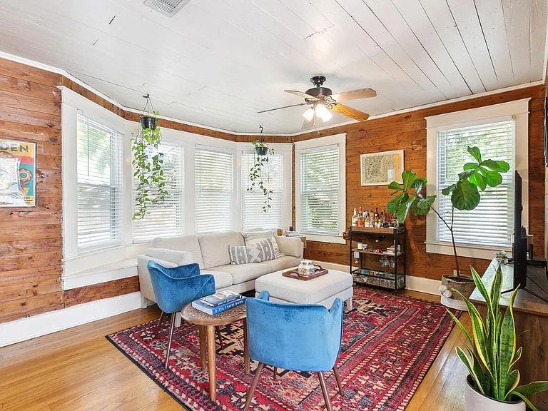 359 Ogden Dr — Photo 4