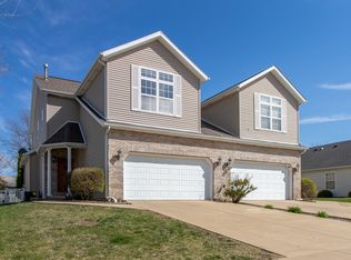 6 Grape Vine Ln, Bloomington, IL