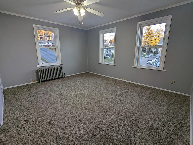 315 N Heller Ave — Photo 18