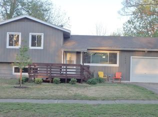 2804 SW Sunset Rd, Topeka, KS 66614