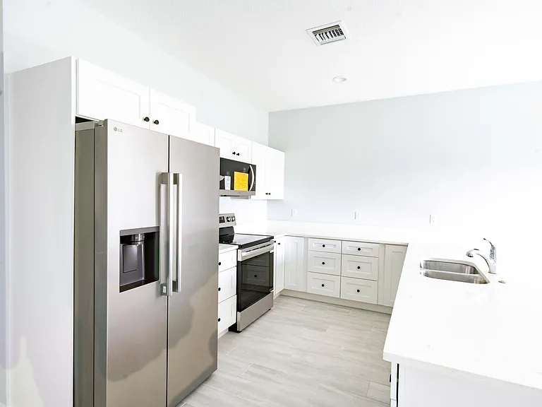 1125 11th Ct SW — Photo 3