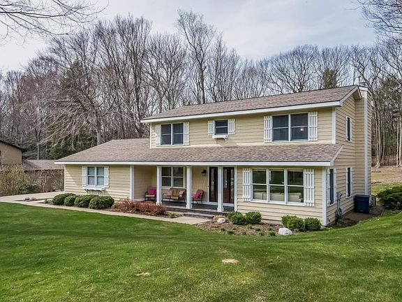 3rd image of 17433 Beech Hill Dr