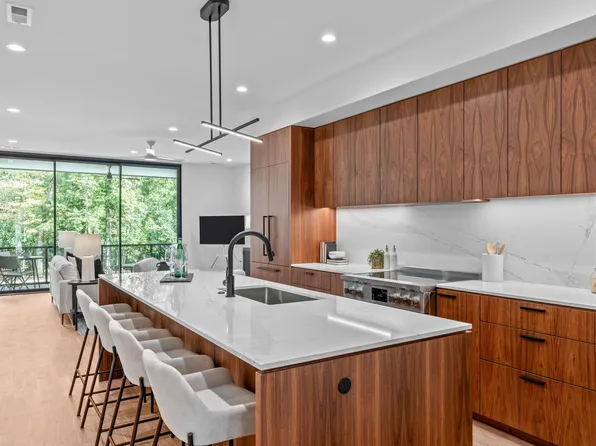 501 S Bloodworth St #102, Raleigh, NC 27601