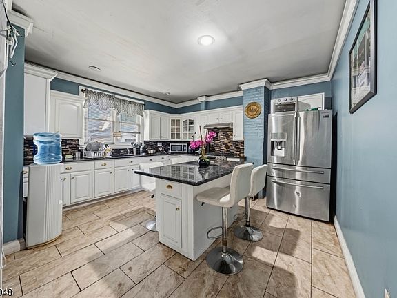 4th image of 75 Osborne Pl