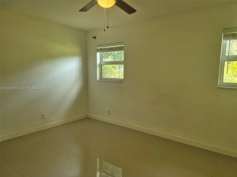 1401 SW 32nd Ct — Photo 12
