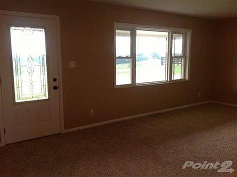 <b>21x11 living room