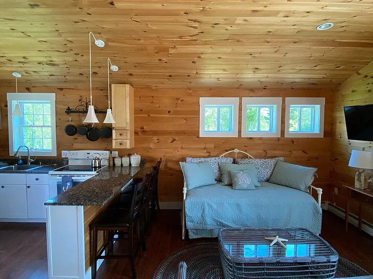 302 Pine Point Rd #2 — Photo 2