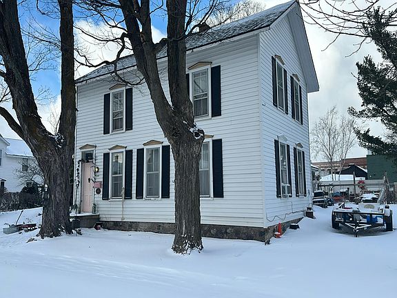 2nd image of 116 Traverse St