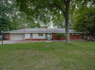 3850 Highgate Rd, Norton Shores, MI 49441