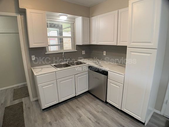 5th image of 6812 S Land Ave