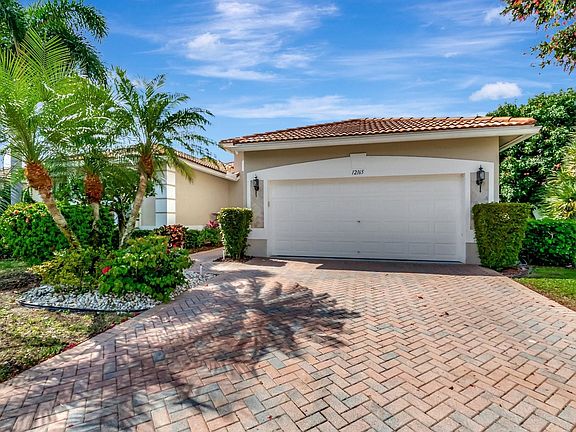 3rd image of 12165 Oakvista Drive