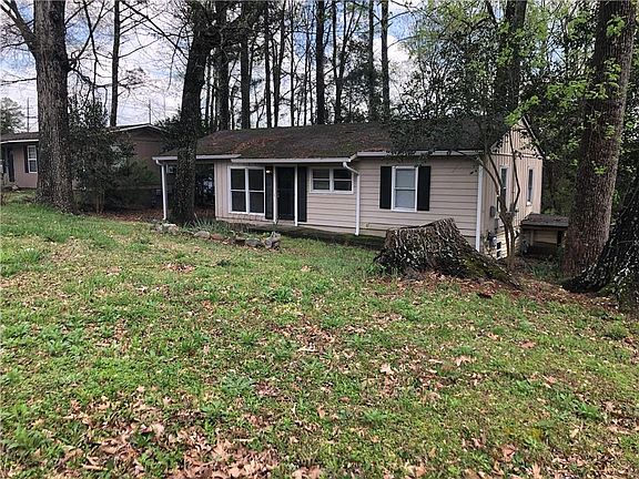 2nd image of 883 Kennesaw Pl