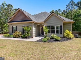 44 Roswell Lee Rd, Grantville, GA 30220