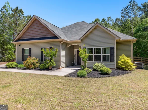 44 Roswell Lee Rd, Grantville, GA 30220