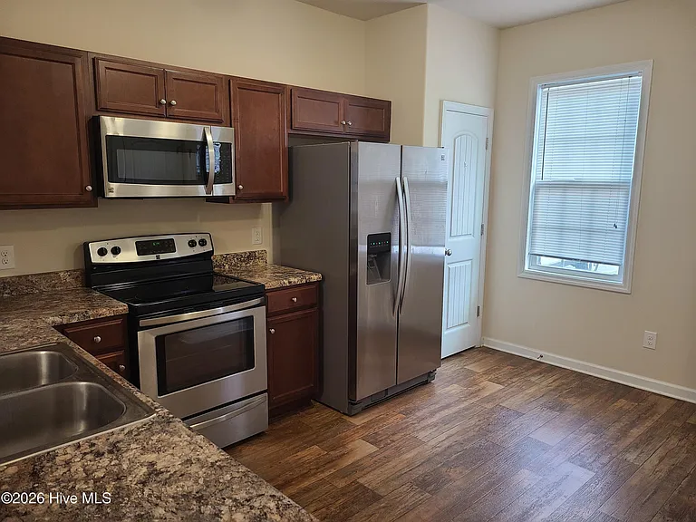 123 Beacon Woods Dr — Photo 4