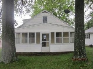 417 E 1st St, Huntingburg, IN 47542