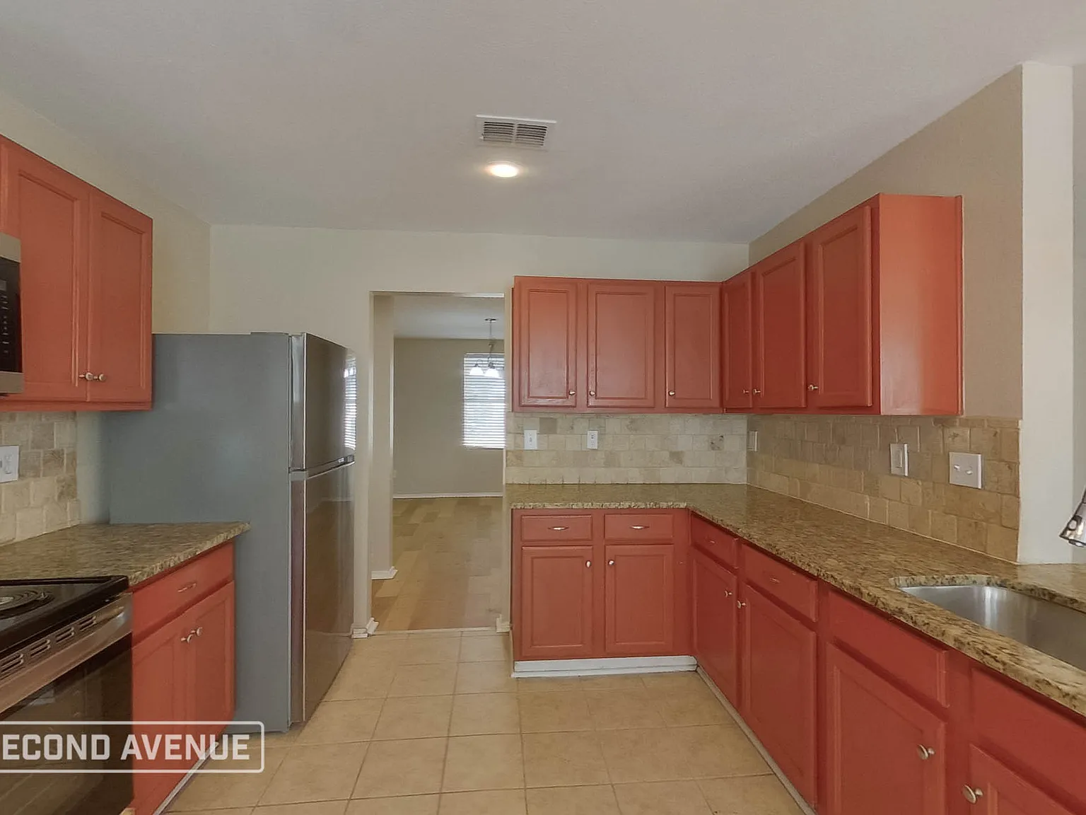 5 bed, 2.5 bath, 2891 sqft, $2,549 — Photo 4