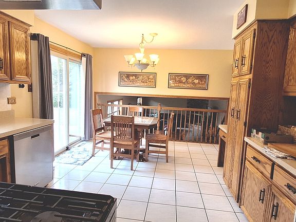 4th image of 8823 Prestwick Ln