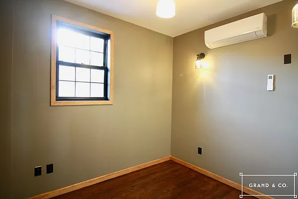 Rented by Grand & Co. | media 124