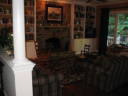 Family Room w/Fireplace