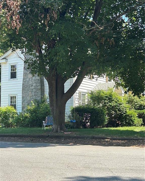 1st image of 151 Myrtle Ave