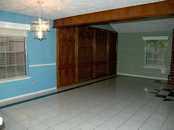 breakfast area & den