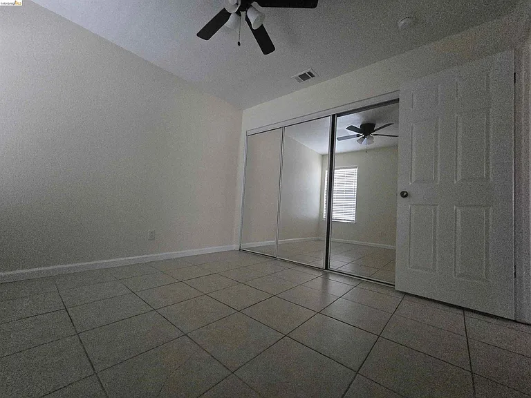 5128 Hereford Ct — Photo 9