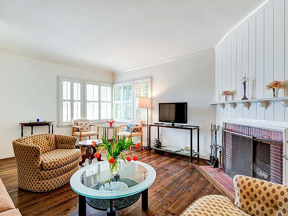 2nd image of 1254 Devon Ave #1254