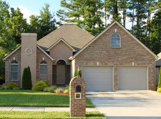 215 Alta Tree Blvd, Johnson City, TN 37604