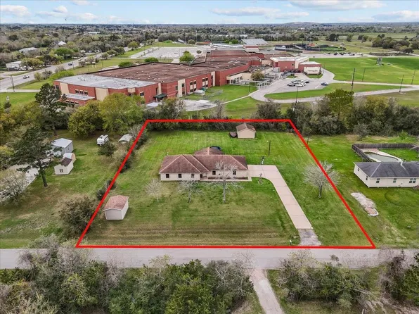 4010 N Morning Glory Dr, Santa Fe, TX 77517