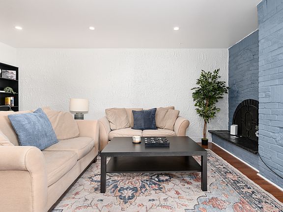 3rd image of 1350 Josephine St APT 308