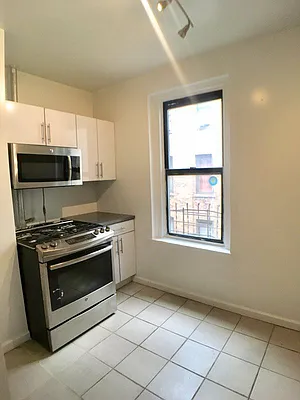 Rented by Bohemia Realty Group | media 9