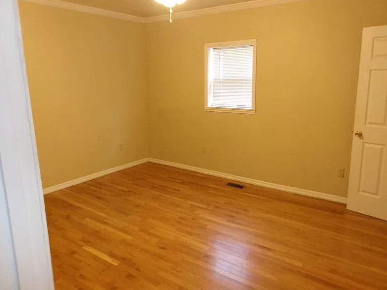 7074 Sutherland Ave — Photo 15