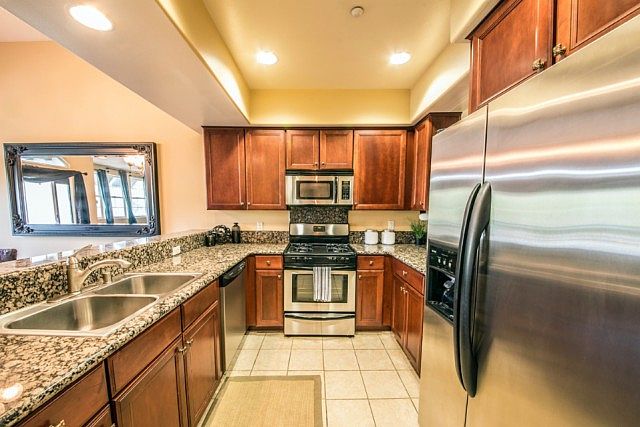 1st image of 4202 Whitsett Ave APT 301