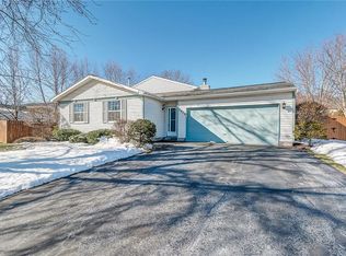 8409 Silver Spruce Cir, Liverpool, NY 13090