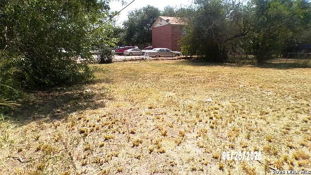 3 bed, 2.0 bath, 1234 sqft, $1,250 — Photo 4