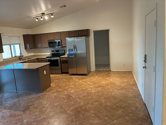 4th image of 10819 E Contessa St