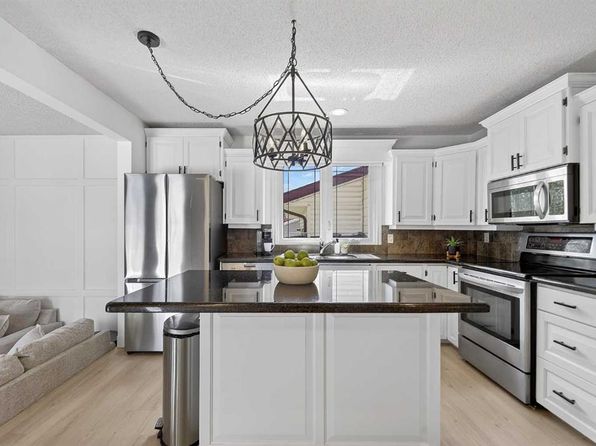 240 W Canniff Pl SW, Calgary, AB T2W 2L8