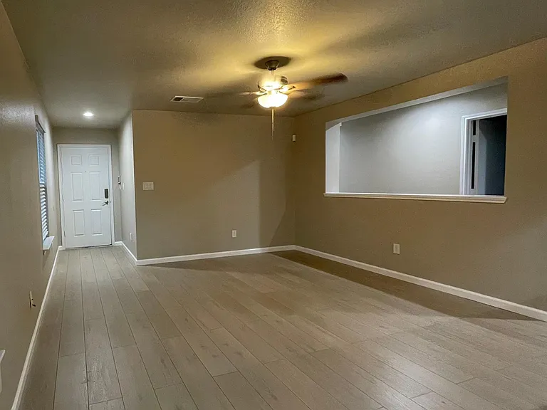 141 Cushman Dr — Photo 5