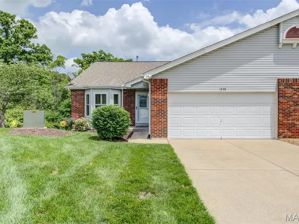 1578 Lienemann Dr, Saint Peters, MO 63303