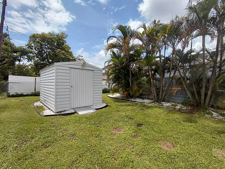 20263 Hamilton Ave — Photo 30