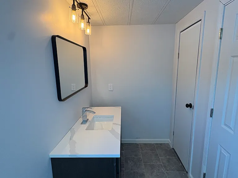 2713 Jefferson Ct — Photo 2