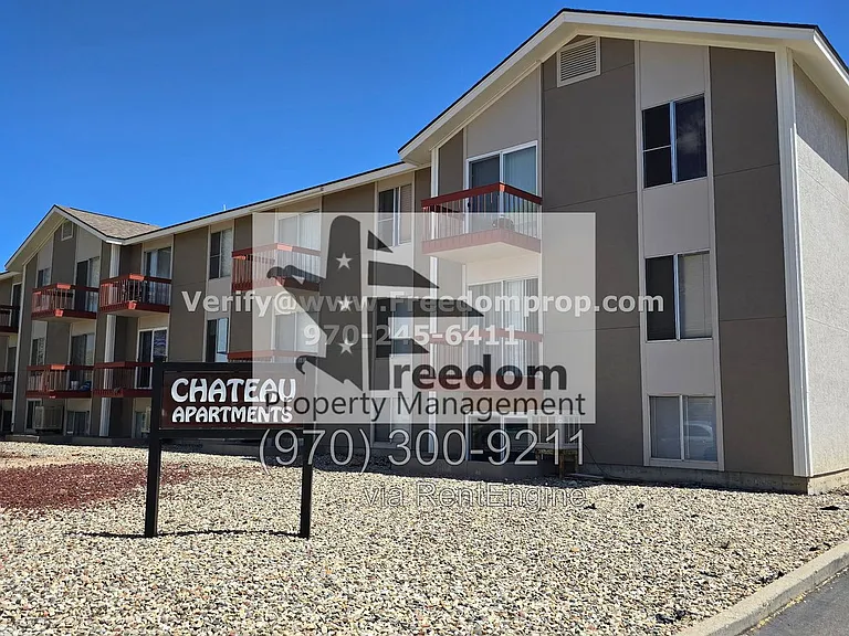 Chateau Apartments — Photo 2