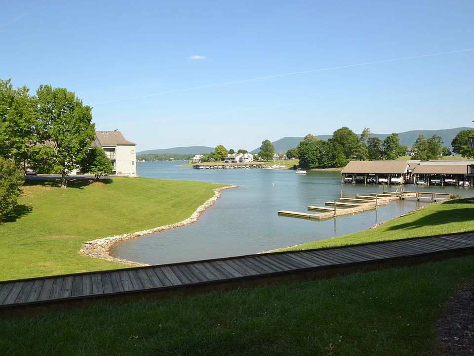 1st image of 75 Dockside Cir Unit 304