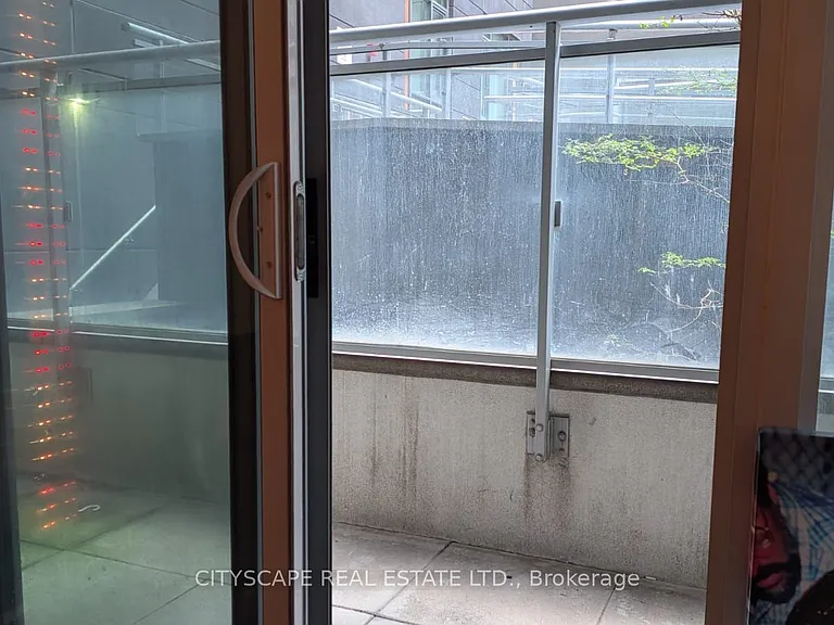 525 Adelaide St W #231 — Photo 12