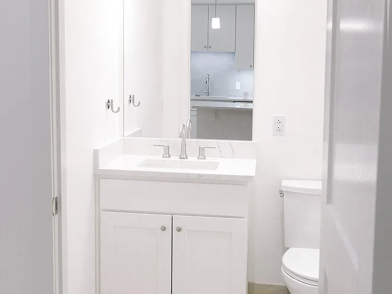 2330 Penn Ave #202 — Photo 23