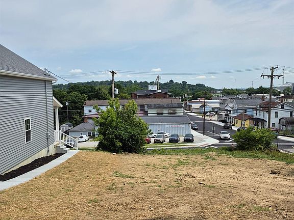 4th image of 622 Marmot Ln